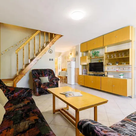 Holiday home Jazmin By Interhome Balatonszarszo